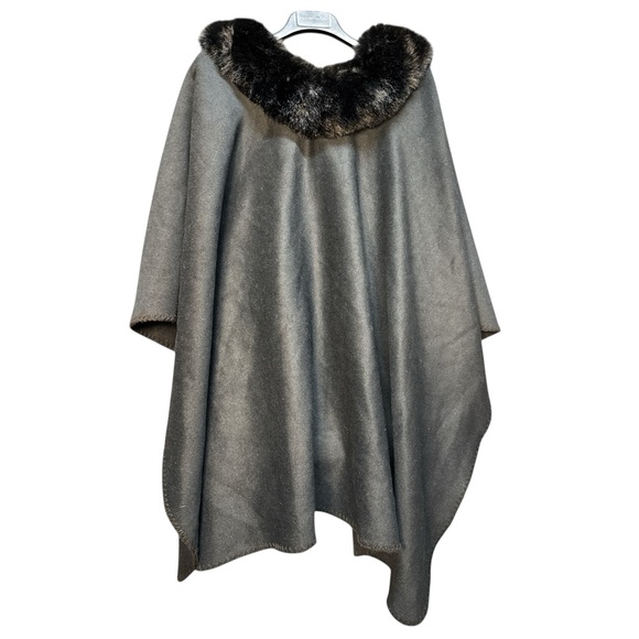 Jessica Rodriguez Black Cape Poncho Outerwear Faux Fur Removable Collar O/S - Picture 2 of 4
